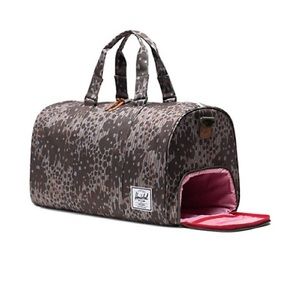 Nova Duffle - Green Pea Camo